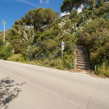 Casa Dell'asino - Goelba Lägenhet